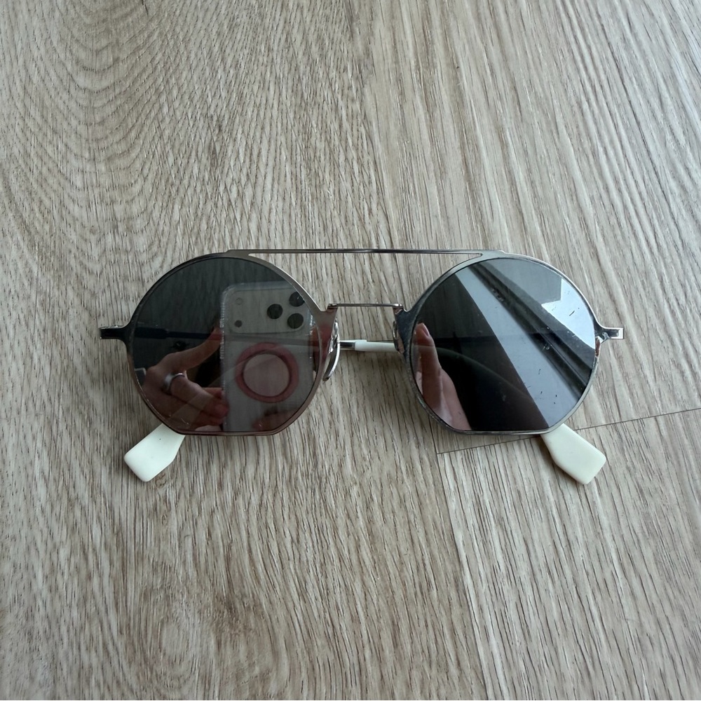 Fendi Sunglasses Scratches| Silver Tone Metal Frame | Designer Eyewear